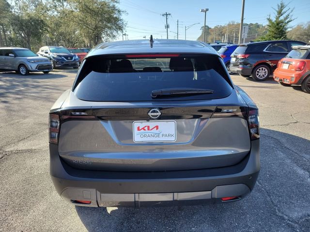Used 2025 Nissan Kicks SV w/ Charging Package FWD image 8