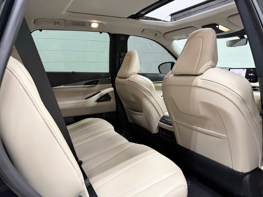 Used 2023 INFINITI QX60 Luxe w/ Performance Audio Package image 45