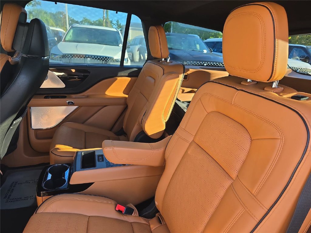 Used 2023 Lincoln Aviator Black Label AWD/4WD image 14