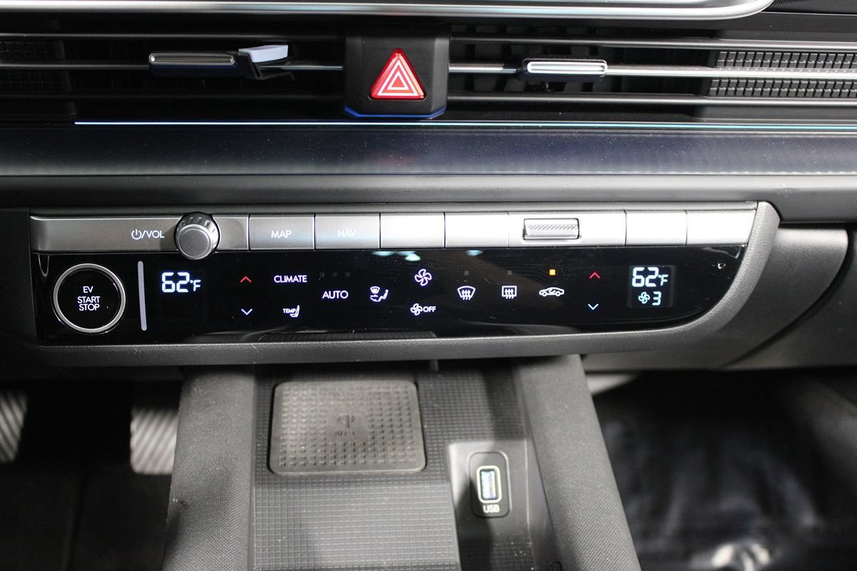 Used 2024 Hyundai Ioniq 6 SEL RWD image 17