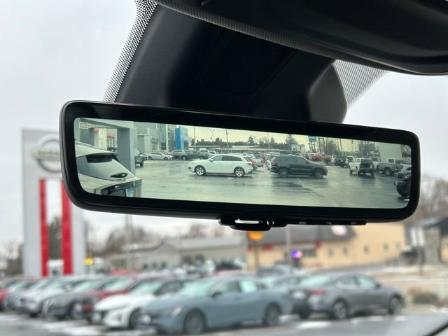 Used 2023 Jeep Grand Cherokee Limited w/ Luxury Tech Group II image 43