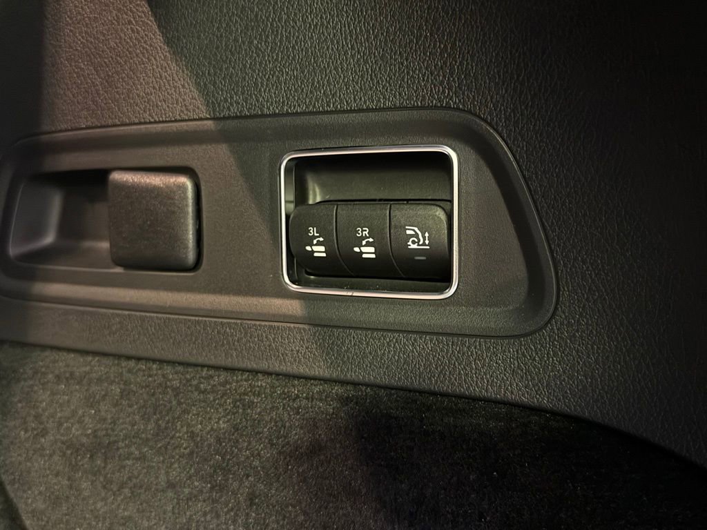 Used 2026 Mercedes-Benz GLS 450 4MATIC image 39