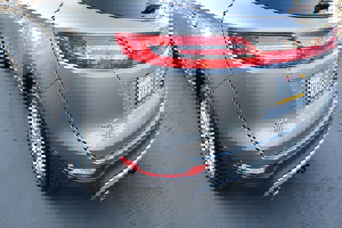 Used 2017 Lincoln MKC Select w/ Select Plus Package image 16