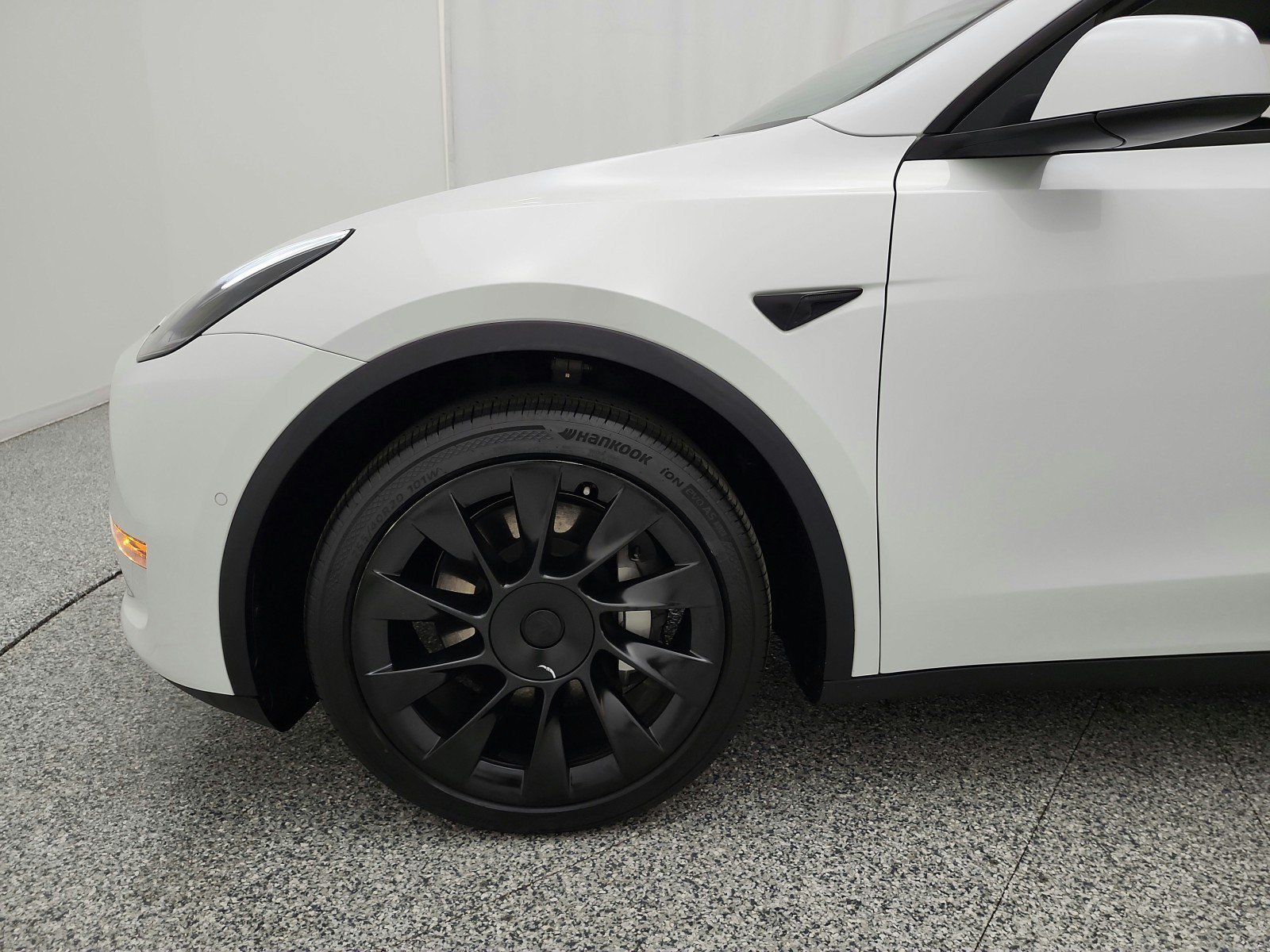 Used 2021 Tesla Model Y Long Range AWD/4WD image 17