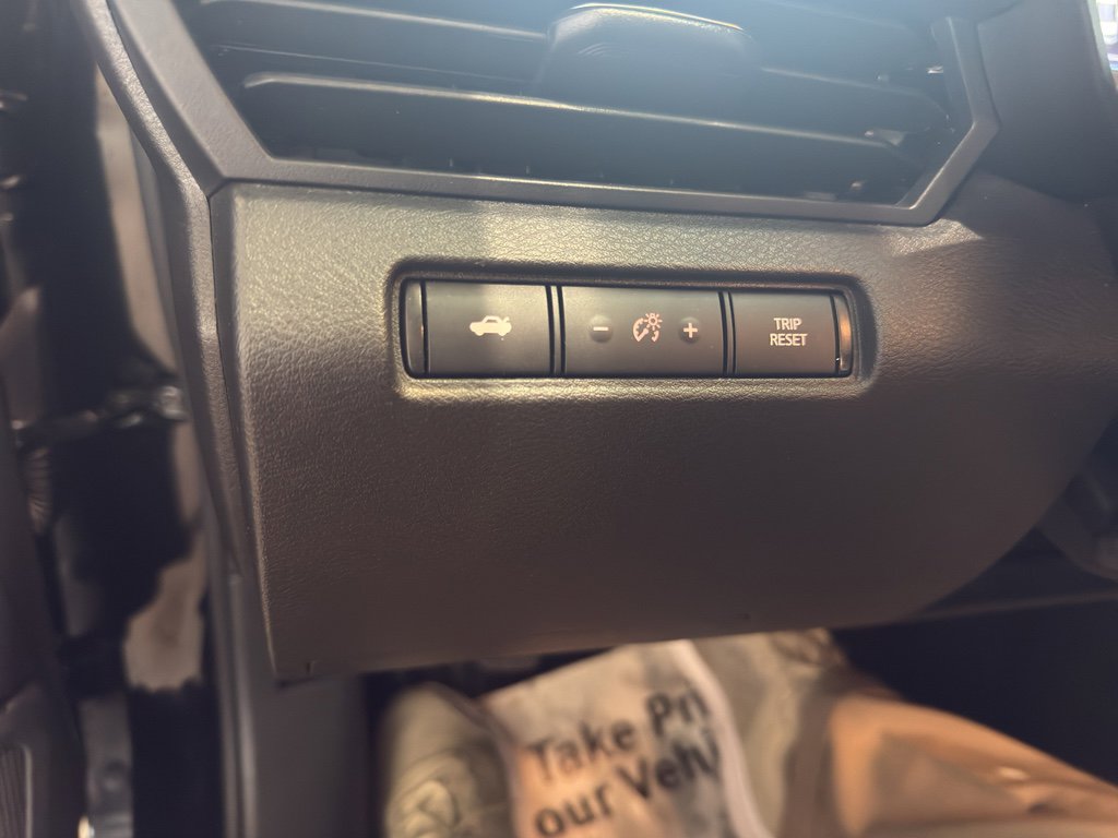 Used 2024 Nissan Altima 2.5 SV FWD image 23