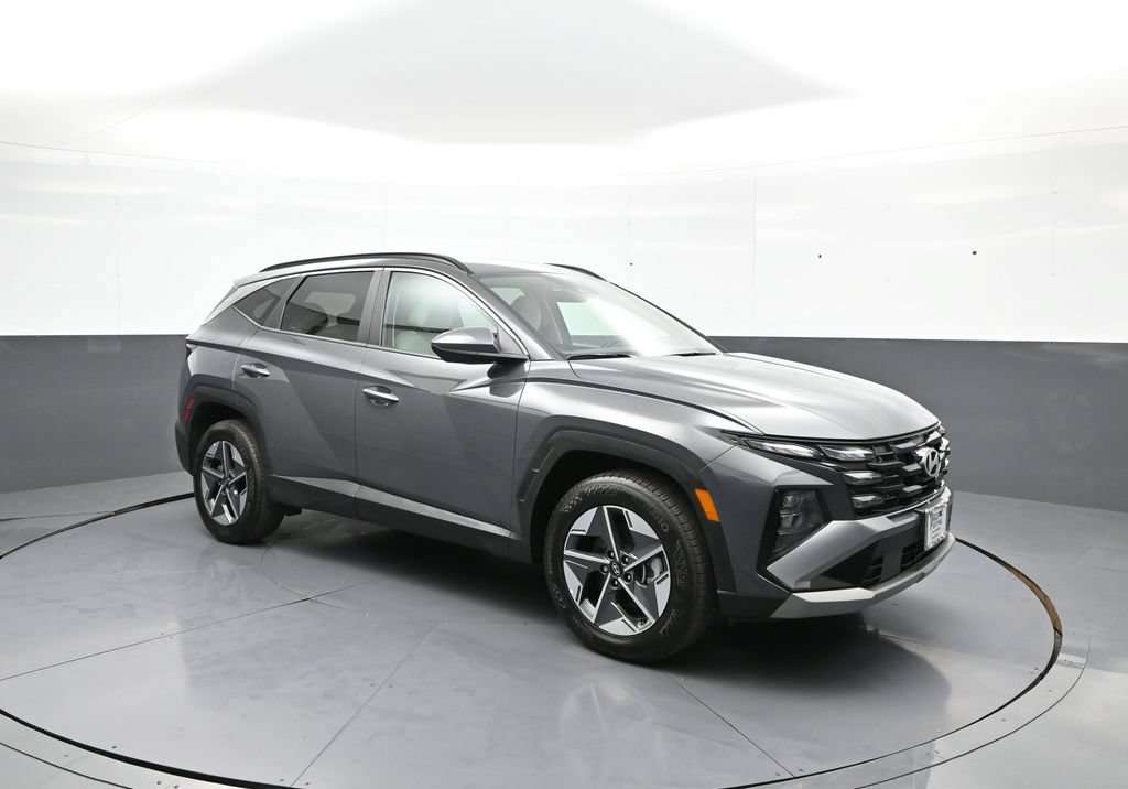 Certified 2025 Hyundai Tucson SEL AWD/4WD image 4