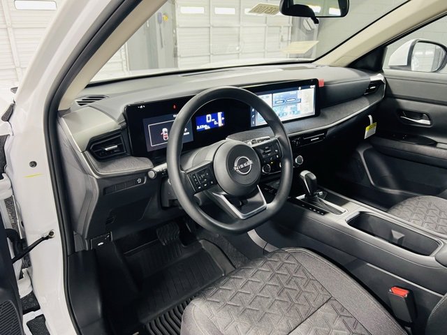 New 2025 Nissan Kicks SV image 18