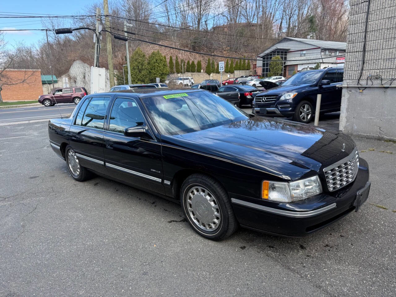 Used 1997 Cadillac De Ville Sedan w/ Comfort/Convenience Pkg FWD image 3