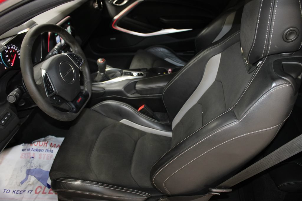 Used 2018 Chevrolet Camaro SS RWD image 14