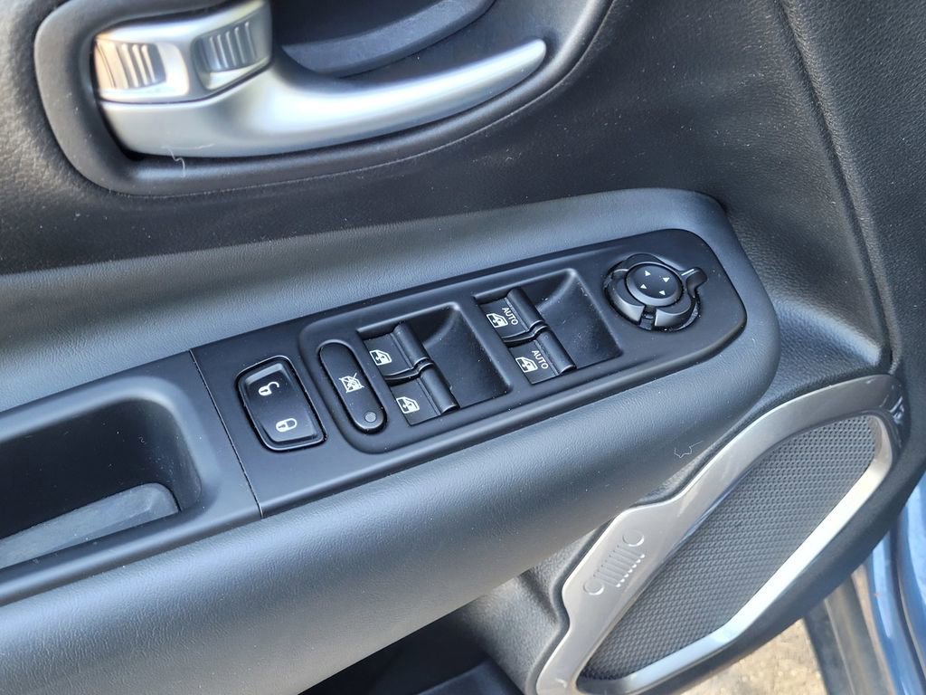 Used 2022 Jeep Renegade Sport image 15