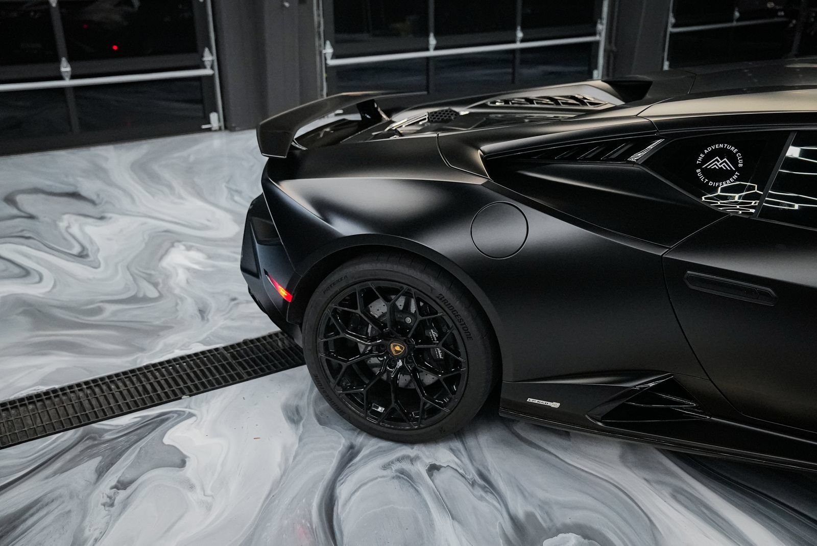 Used 2023 Lamborghini Huracan Tecnica RWD image 9