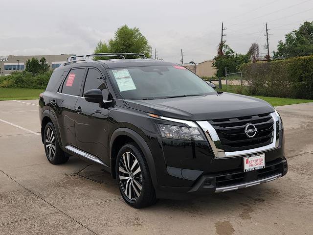 Certified 2025 Nissan Pathfinder Platinum w/ Cargo Package FWD image 3