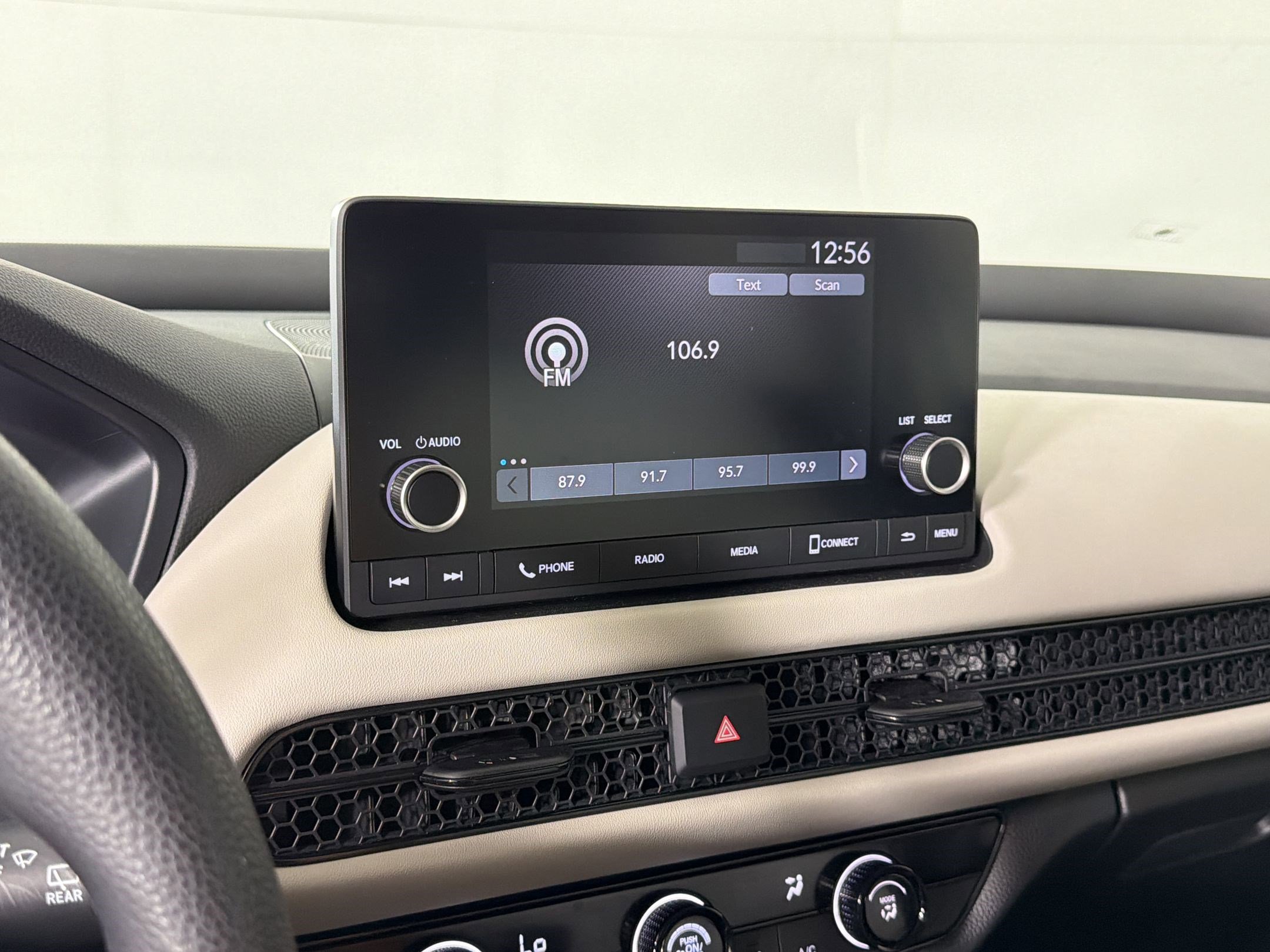 Certified 2024 Honda HR-V LX image 22