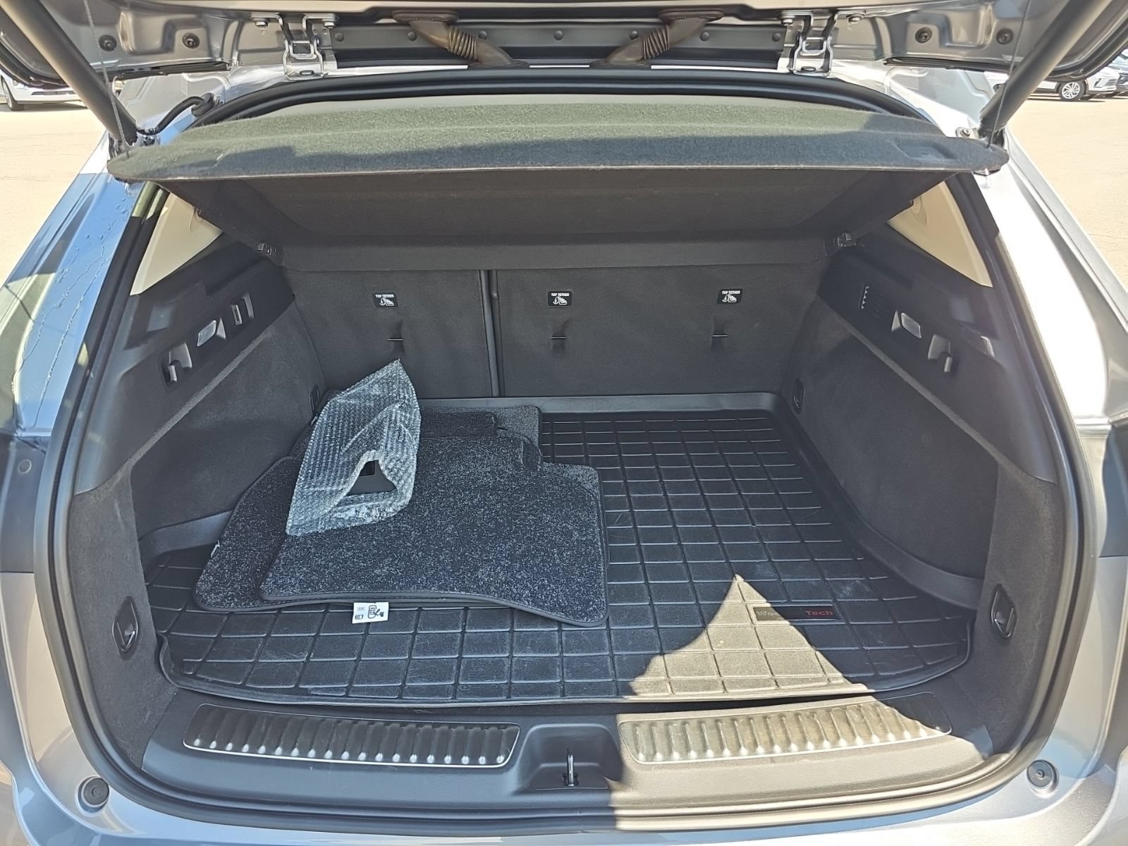 Used 2021 Buick Envision Avenir AWD/4WD image 32