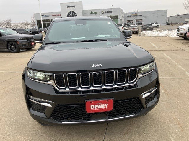 Certified 2025 Jeep Grand Cherokee Limited w/ Luxury Tech Group II image 2