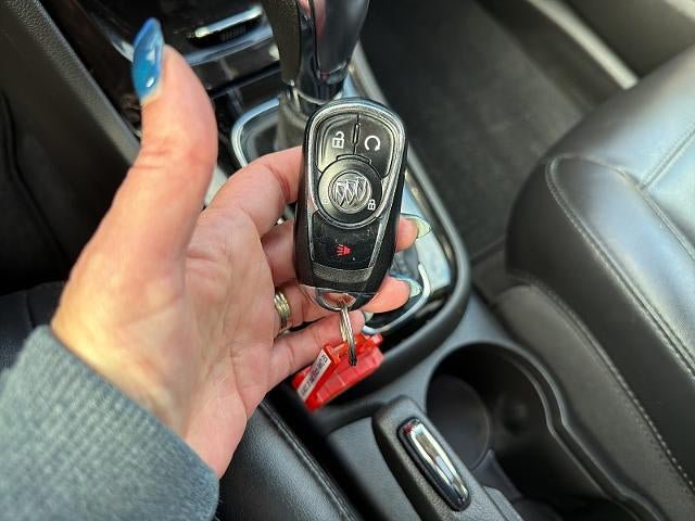 Used 2019 Buick Encore Essence AWD/4WD image 31