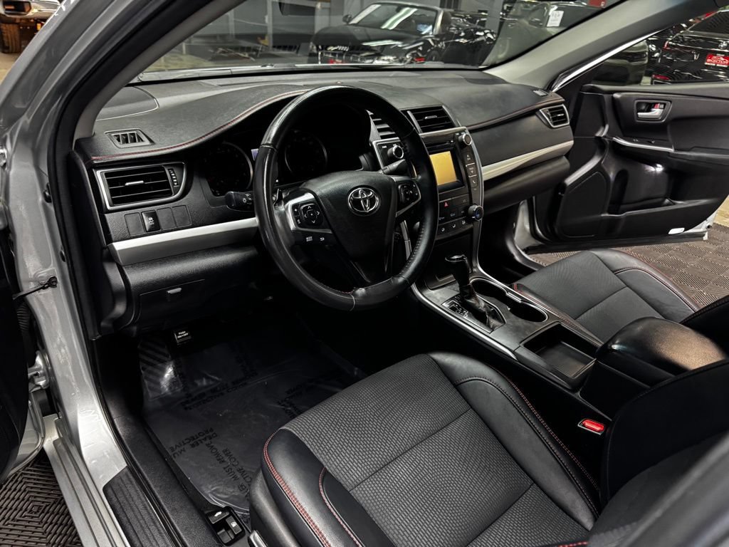 Used 2017 Toyota Camry SE FWD image 35