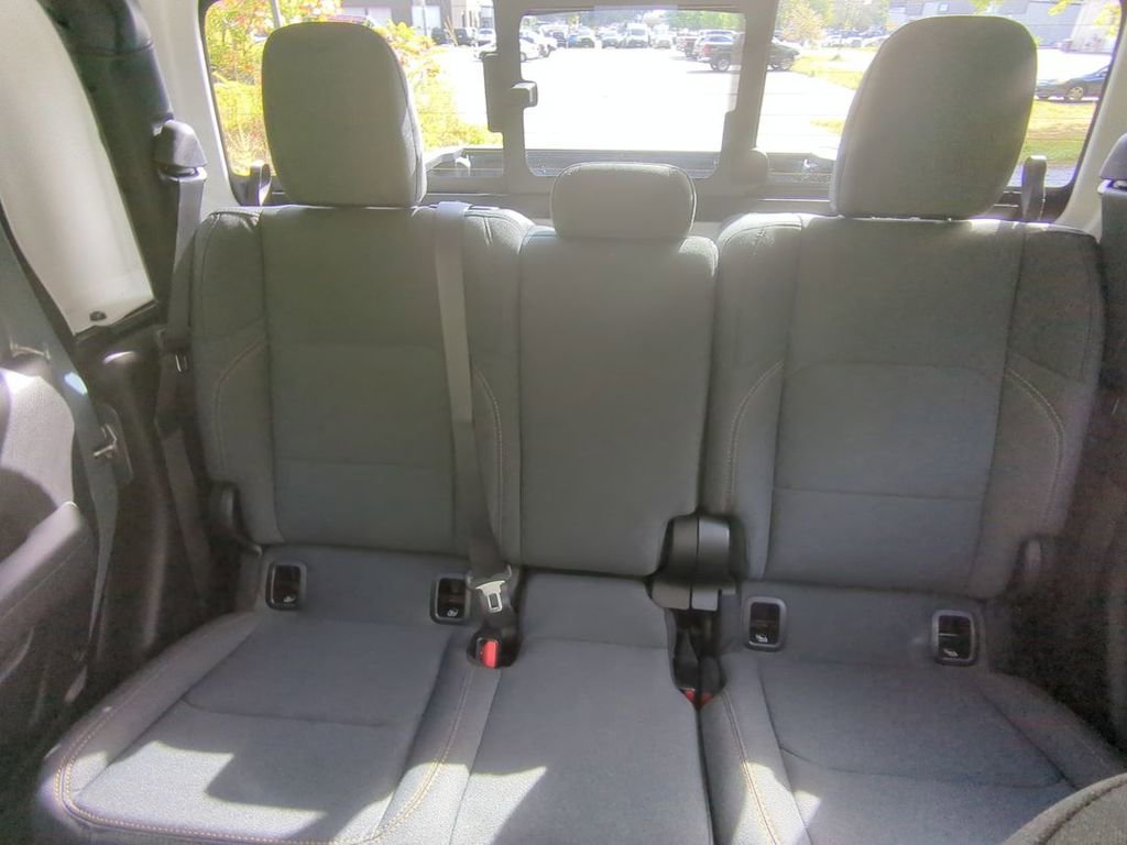 New 2025 Jeep Gladiator Willys image 22