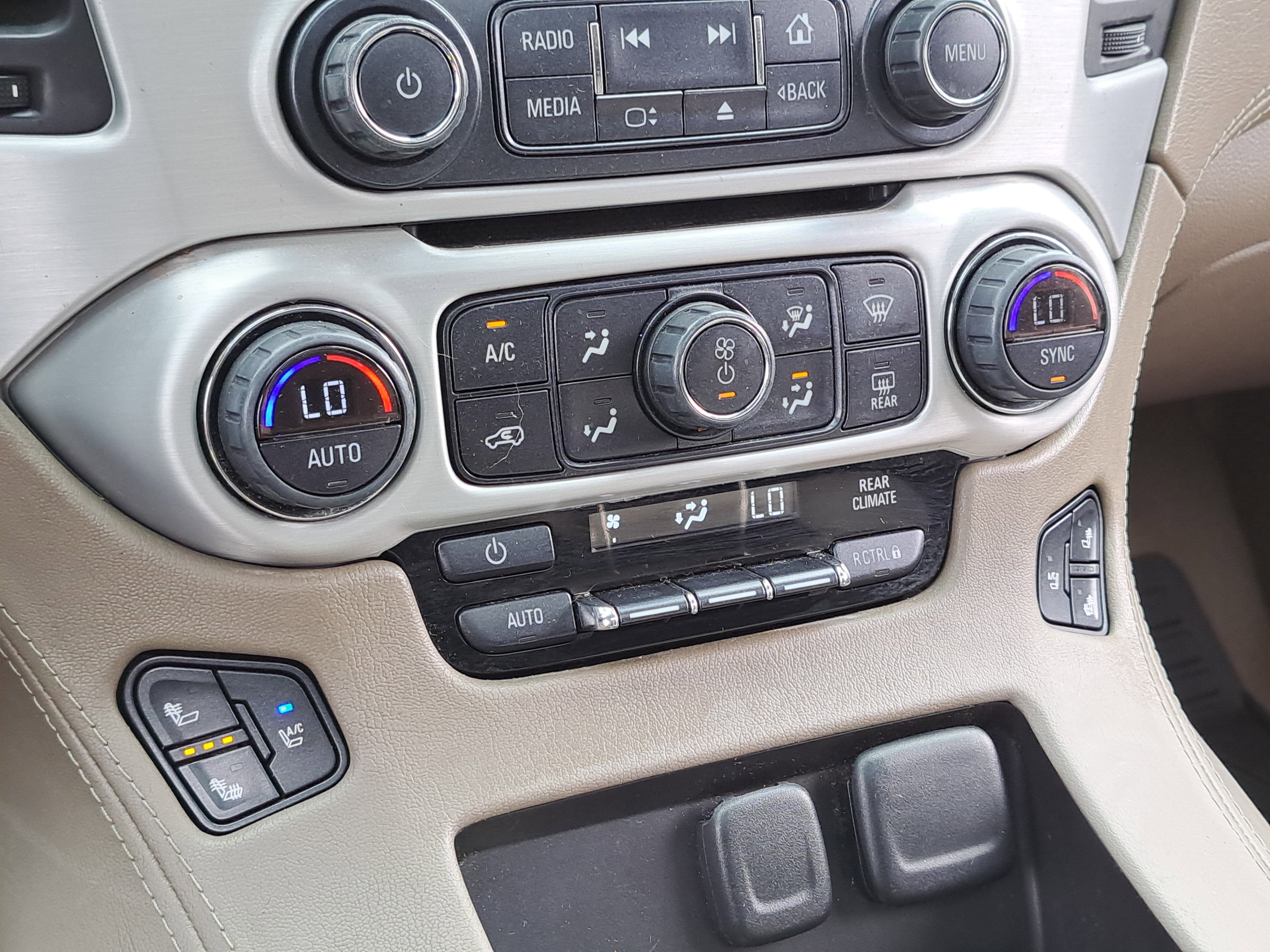 Used 2015 GMC Yukon XL SLT w/ Open Road Package image 19