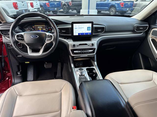 Used 2023 Ford Explorer XLT w/ Equipment Group 202A AWD/4WD image 10