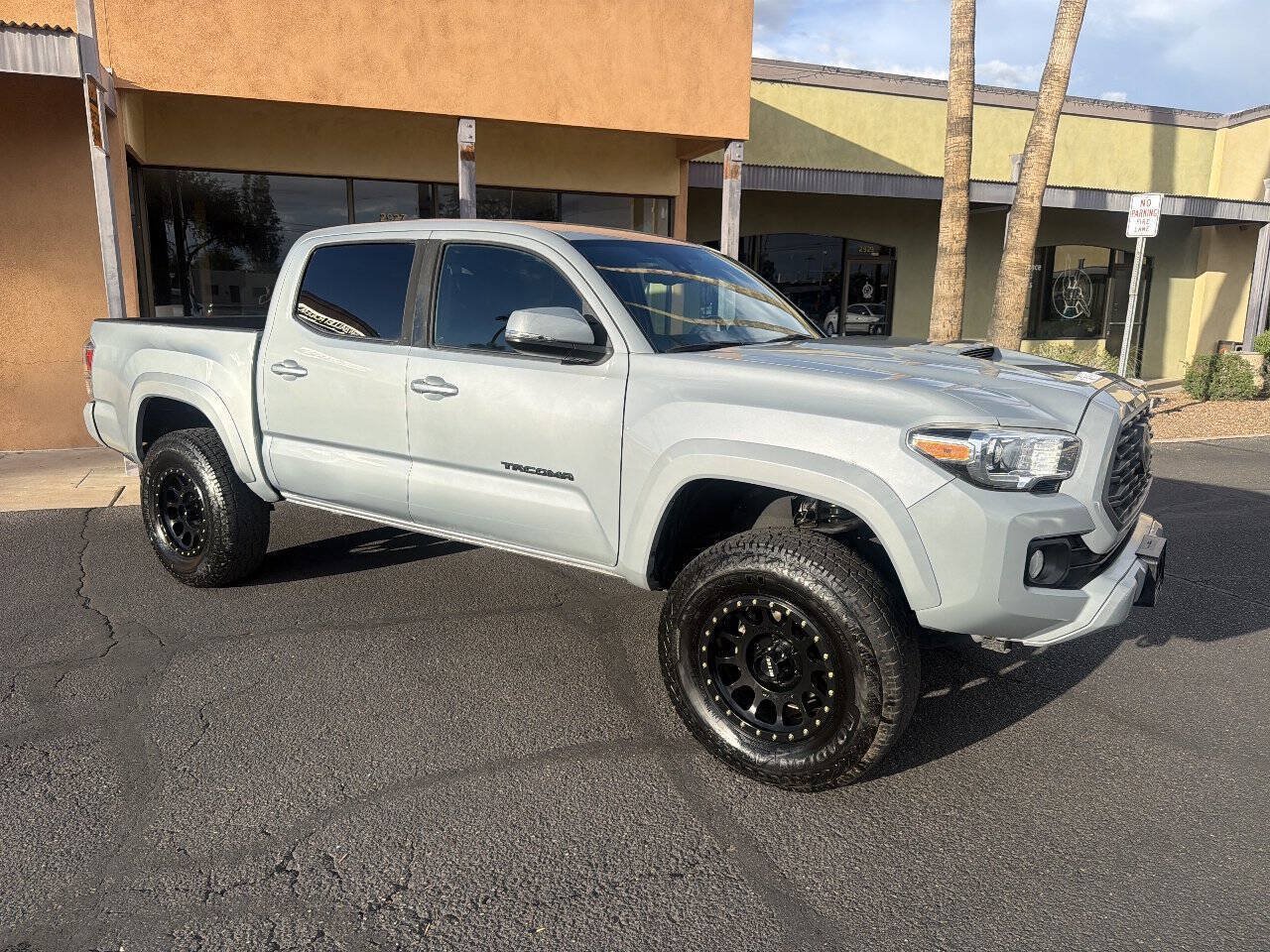 Used 2020 Toyota Tacoma TRD Sport w/ Technology Package RWD image 11