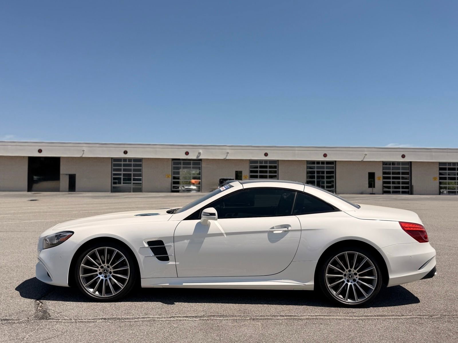 Used 2017 Mercedes-Benz SL 450 image 11