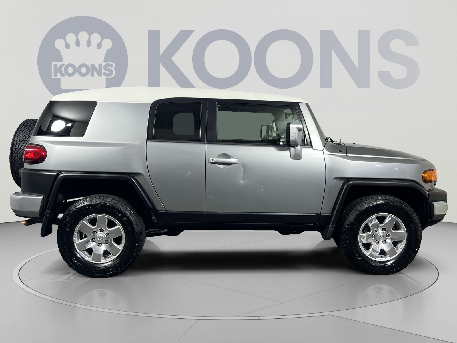 Used 2010 Toyota FJ Cruiser 4WD image 12