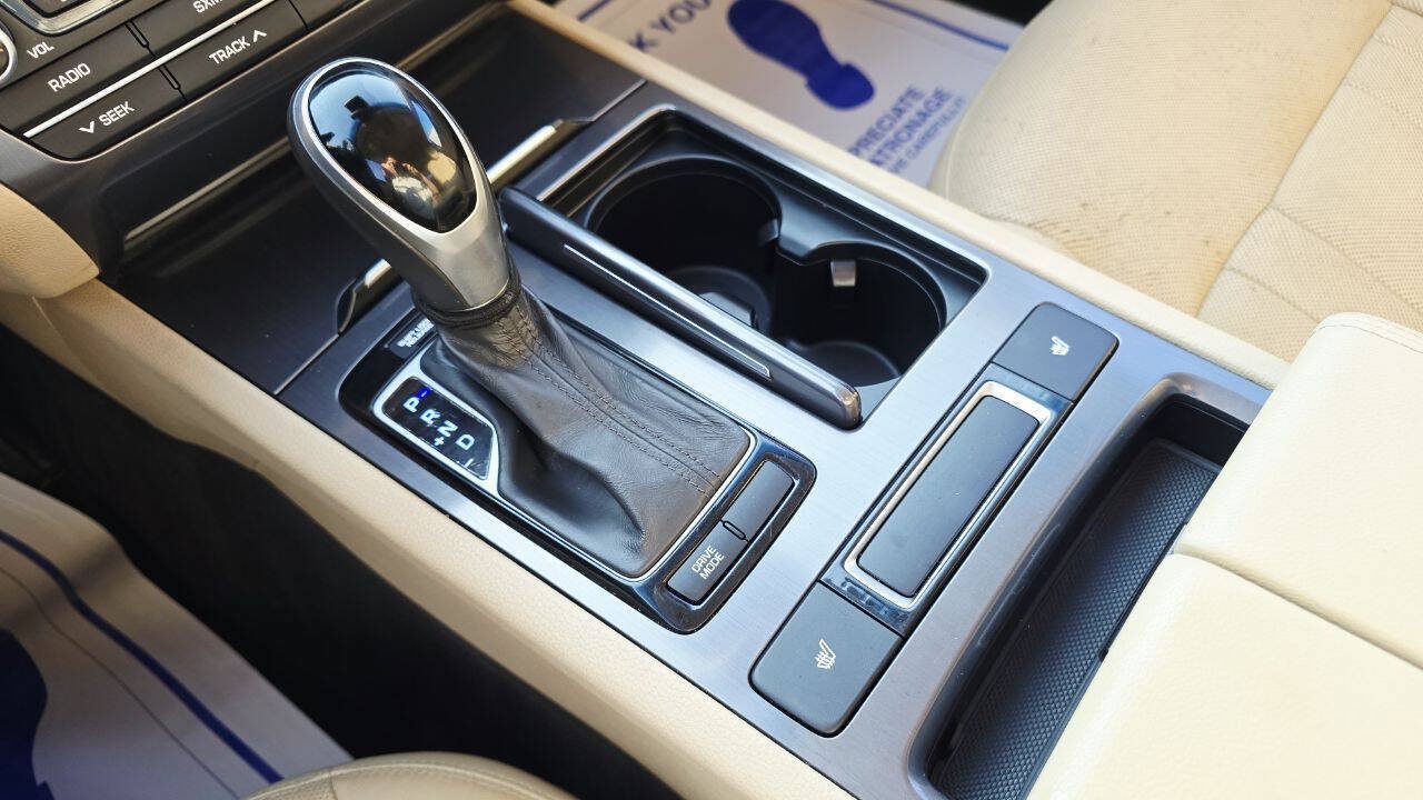 Used 2015 Hyundai Genesis 3.8 AWD/4WD image 21
