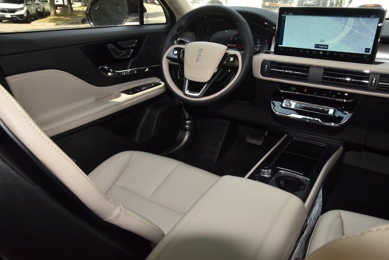 New 2026 Lincoln Corsair Premiere image 15