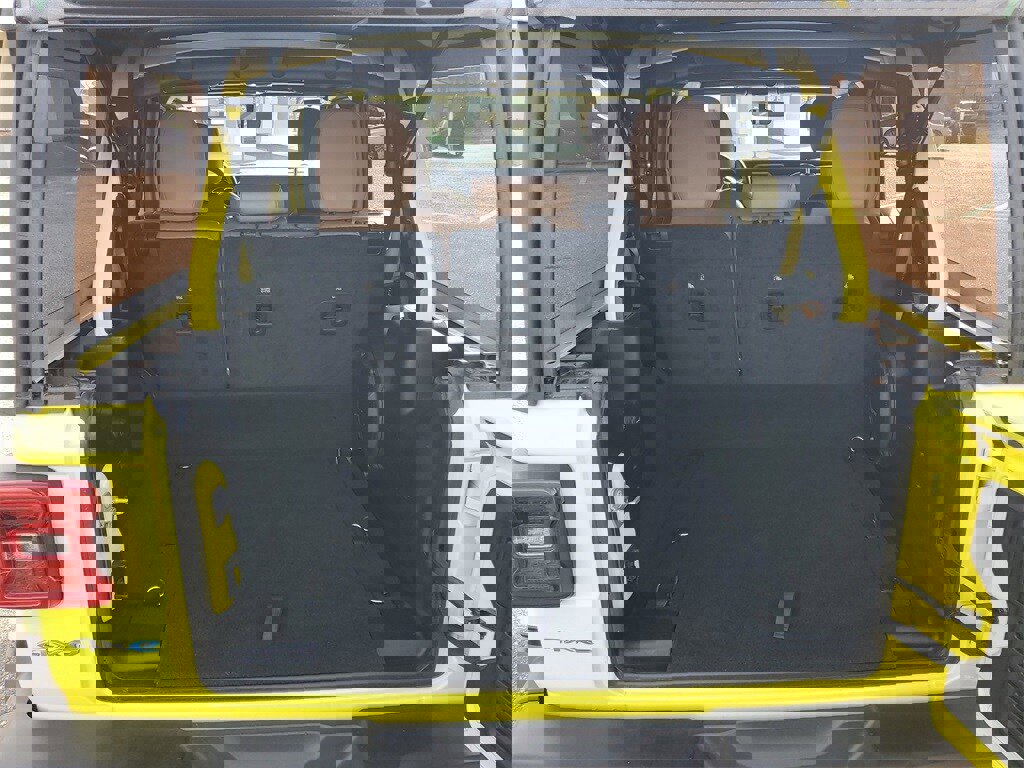 Used 2022 Jeep Wrangler Unlimited Sahara image 31