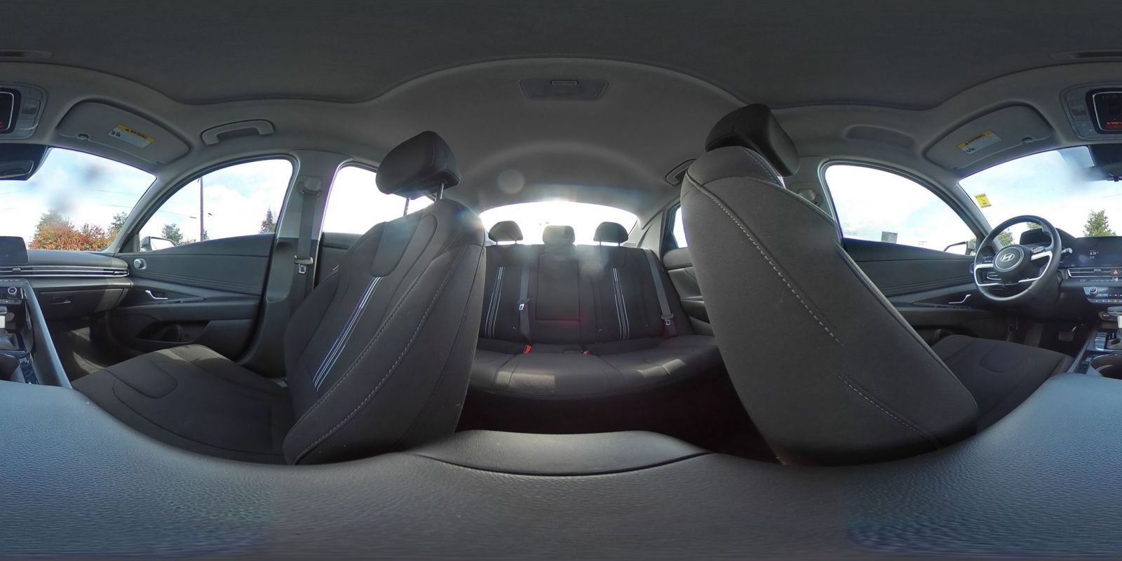 Used 2025 Hyundai Elantra SEL image 44