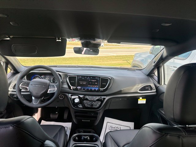New 2027 Chrysler Pacifica LX FWD image 31