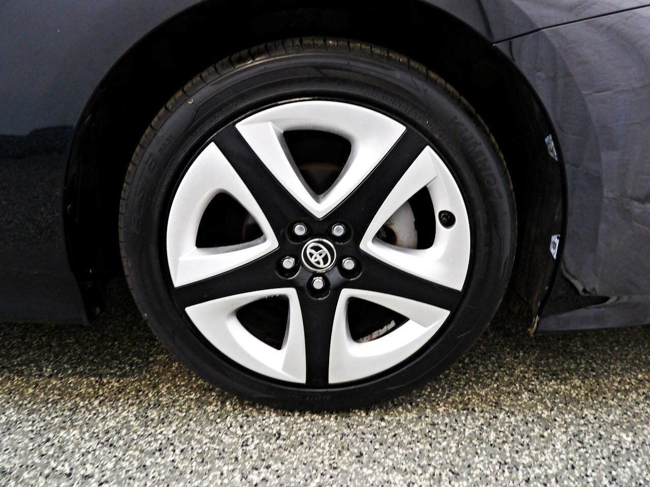 Used 2016 Toyota Prius Three Touring image 23