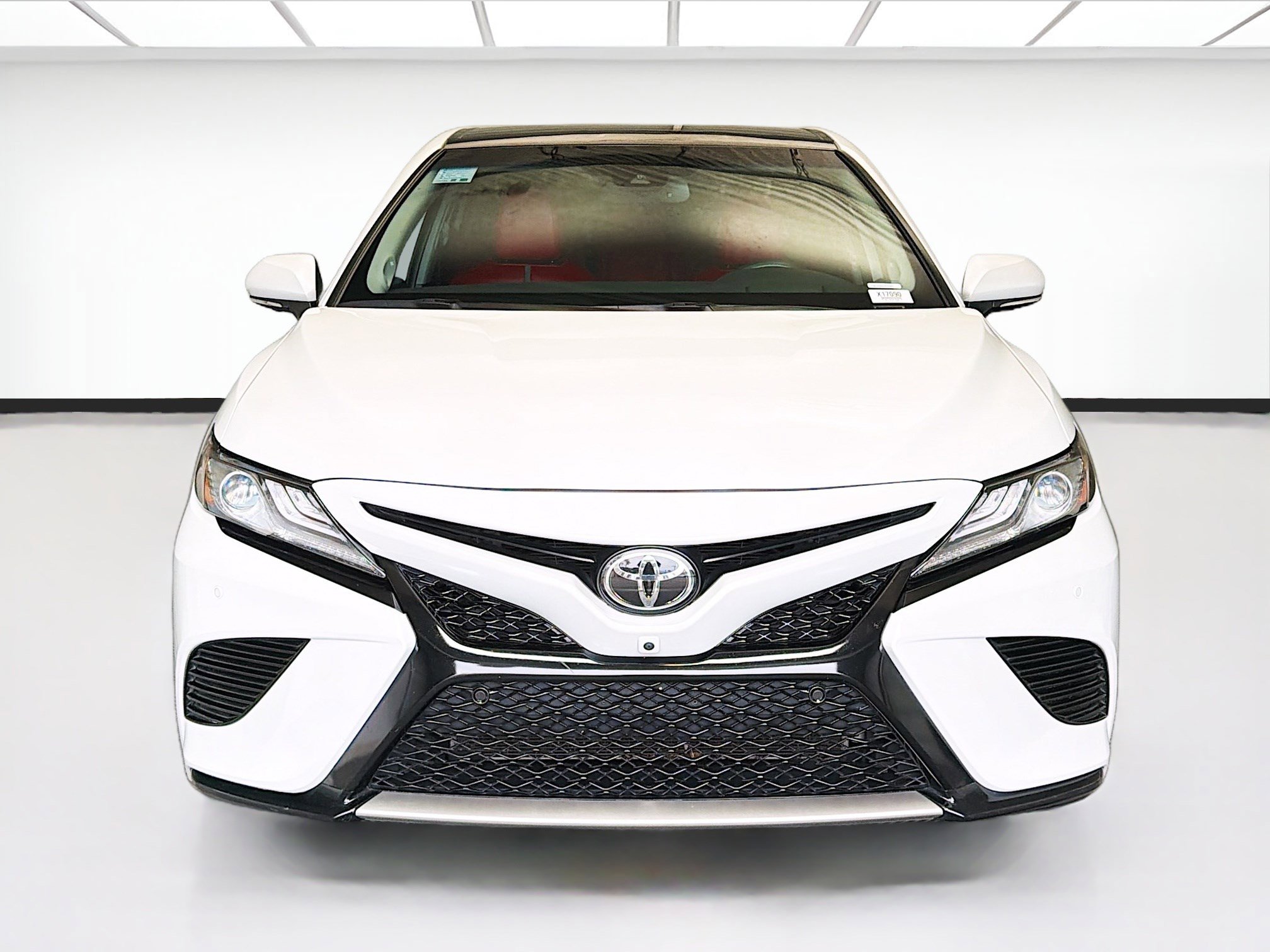 Used 2019 Toyota Camry XSE w/ Driver Assist Package FWD image 2