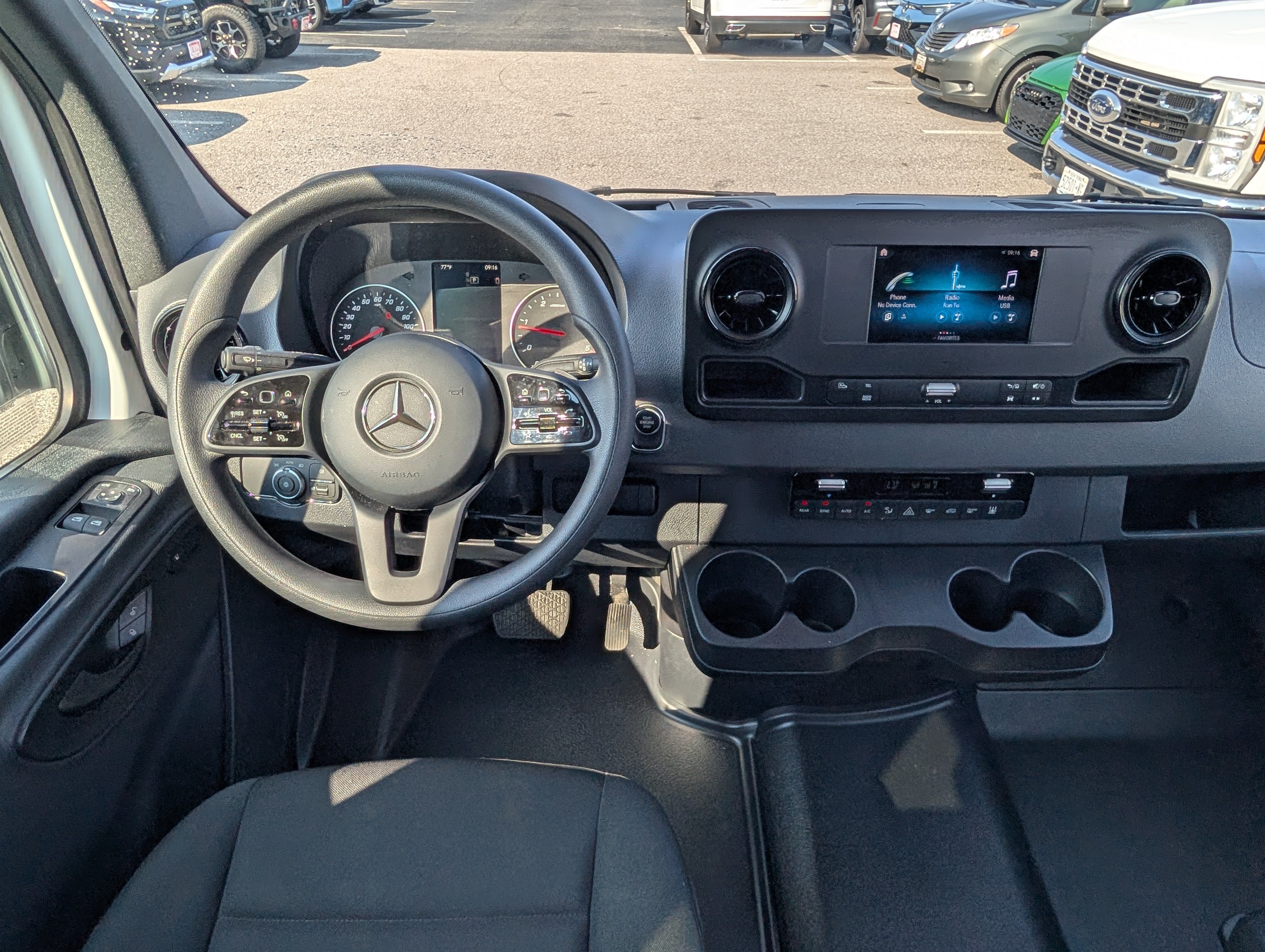 Used 2024 Mercedes-Benz Sprinter 2500 image 16