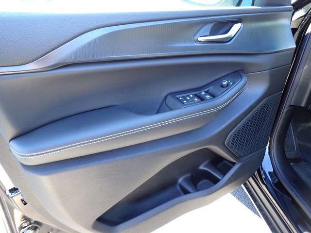 New 2025 Jeep Grand Cherokee L Altitude image 15