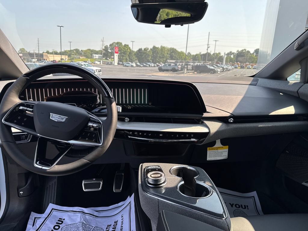 New 2027 Cadillac Optiq Luxury AWD/4WD image 17