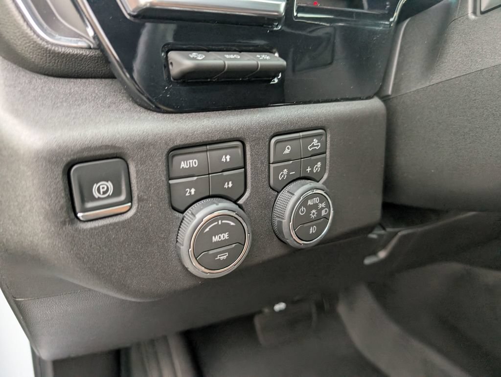 Used 2026 Chevrolet Silverado 3500 High Country w/ High Country Premium Package AWD/4WD image 17