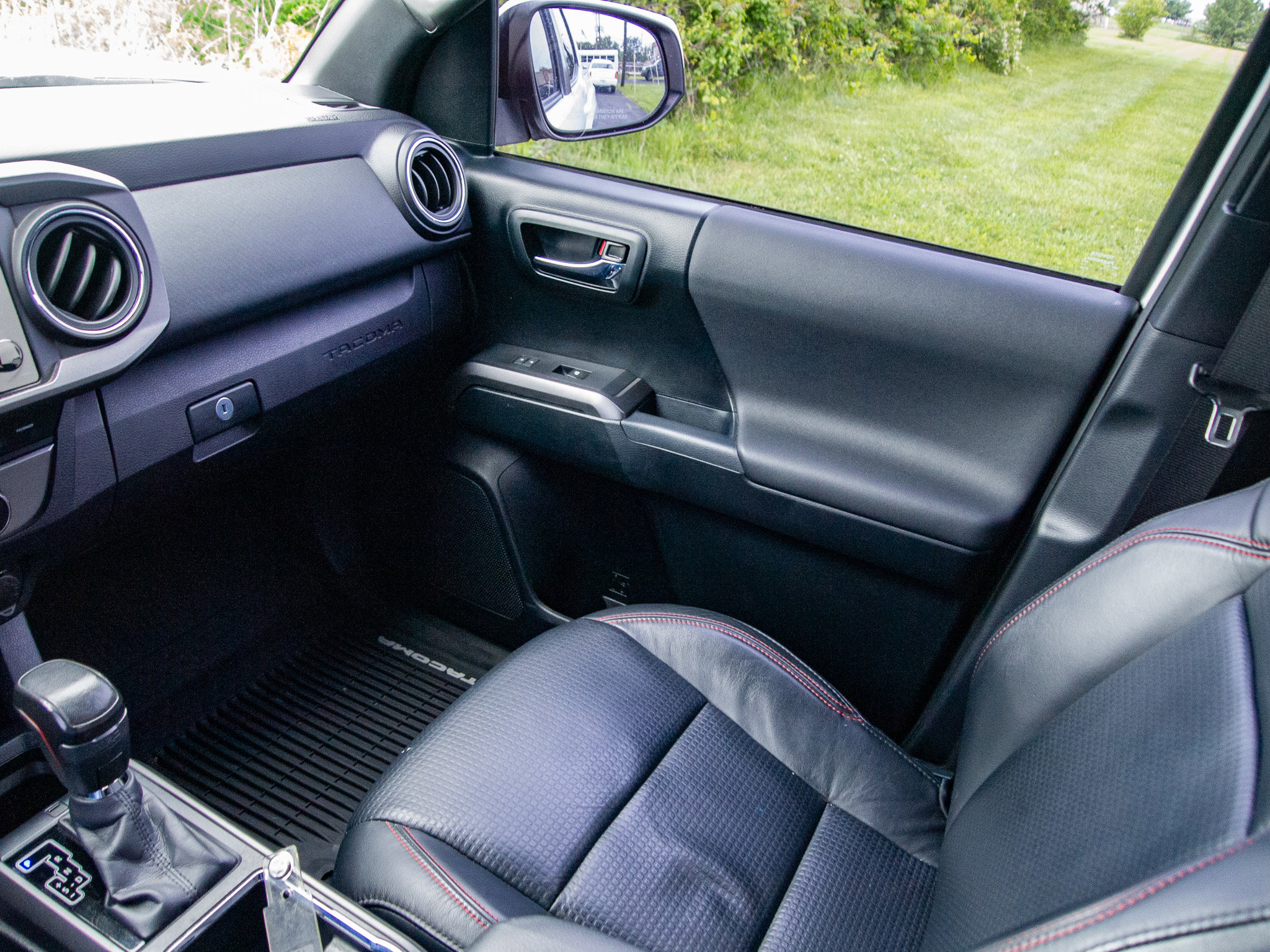 Used 2017 Toyota Tacoma TRD Pro AWD/4WD image 15