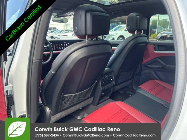 Used 2024 Porsche Cayenne S AWD/4WD image 27