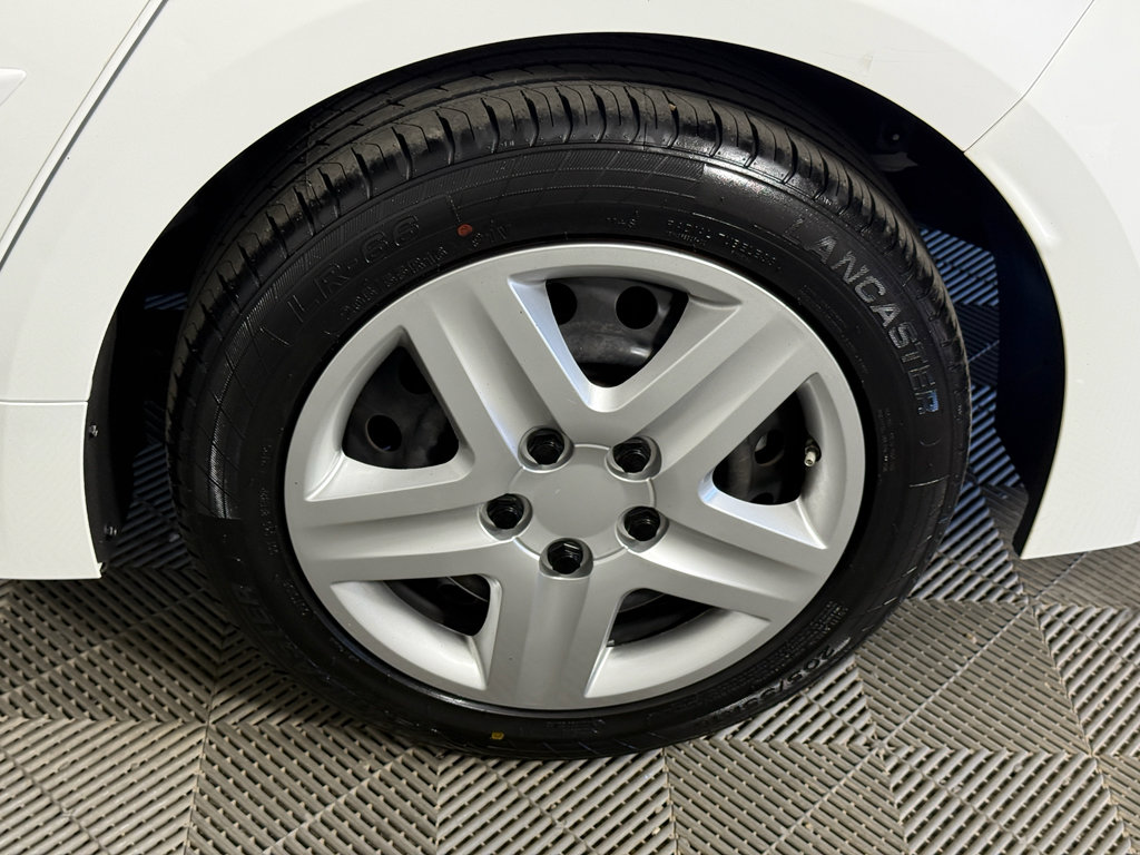 Used 2022 Toyota Corolla LE image 11