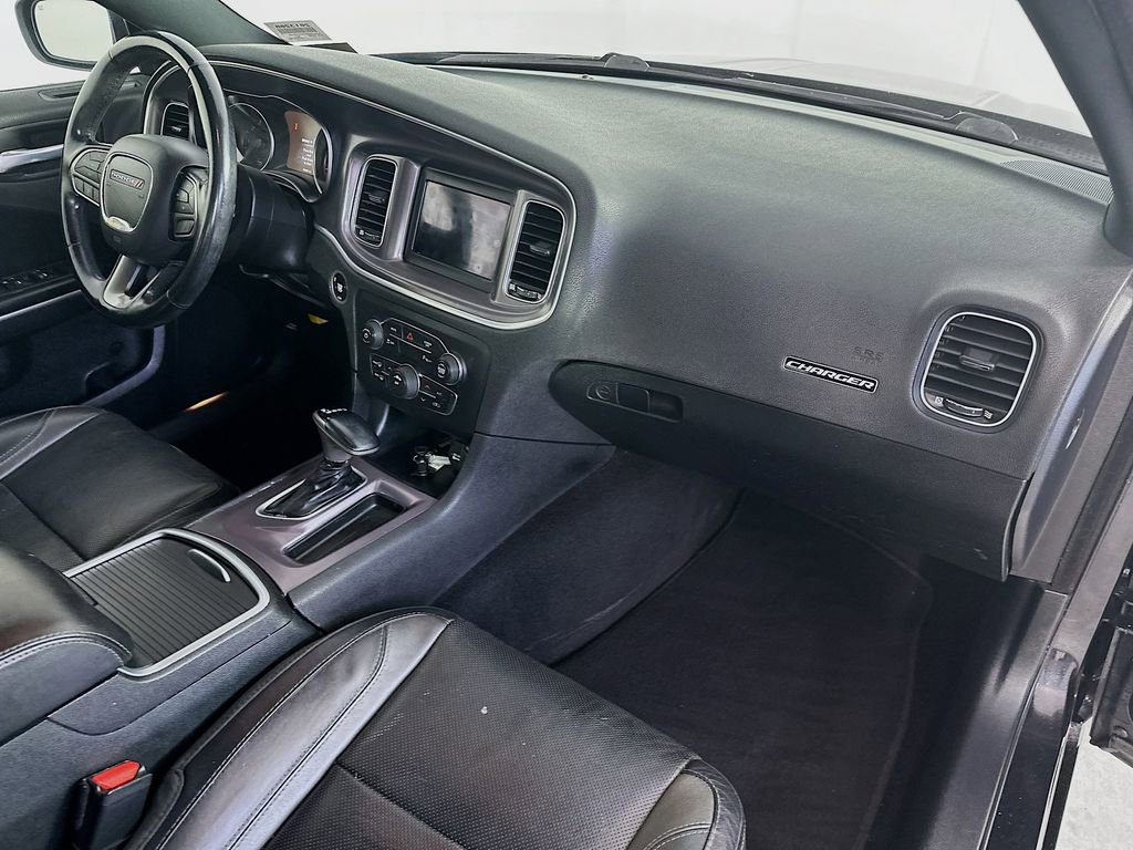 Used 2020 Dodge Charger SXT w/ Leather Interior Group image 32