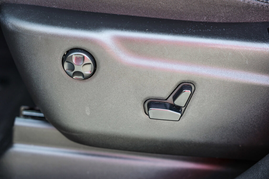 Used 2020 Jeep Grand Cherokee Altitude image 12