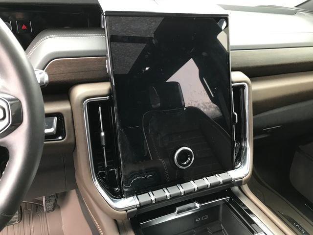 Used 2025 GMC Yukon XL Denali Ultimate w/ LPO, Floor Liner Package image 6