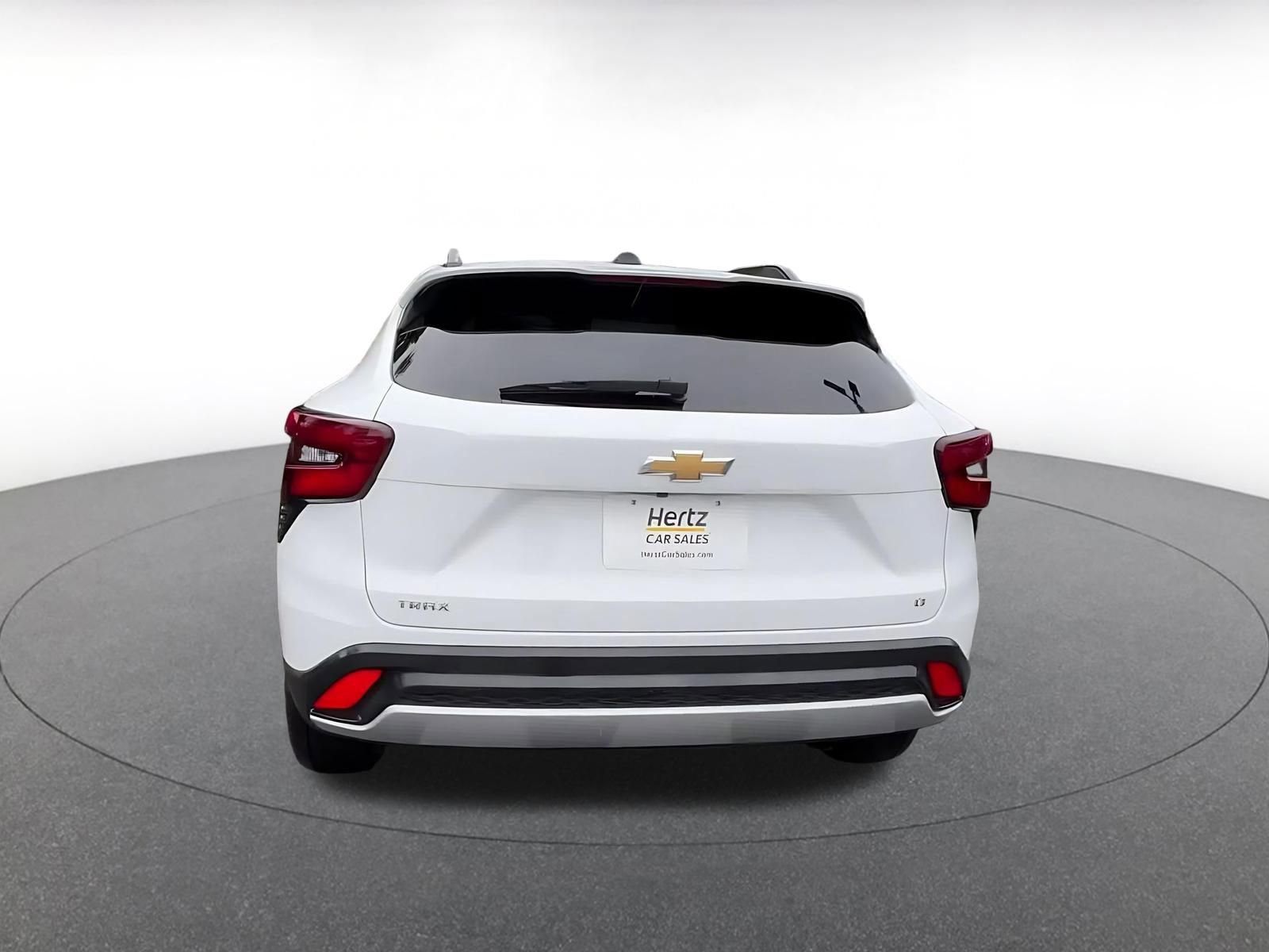Used 2025 Chevrolet Trax LT FWD image 12