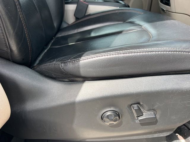 Used 2017 Chrysler Pacifica Touring-L Plus FWD image 12