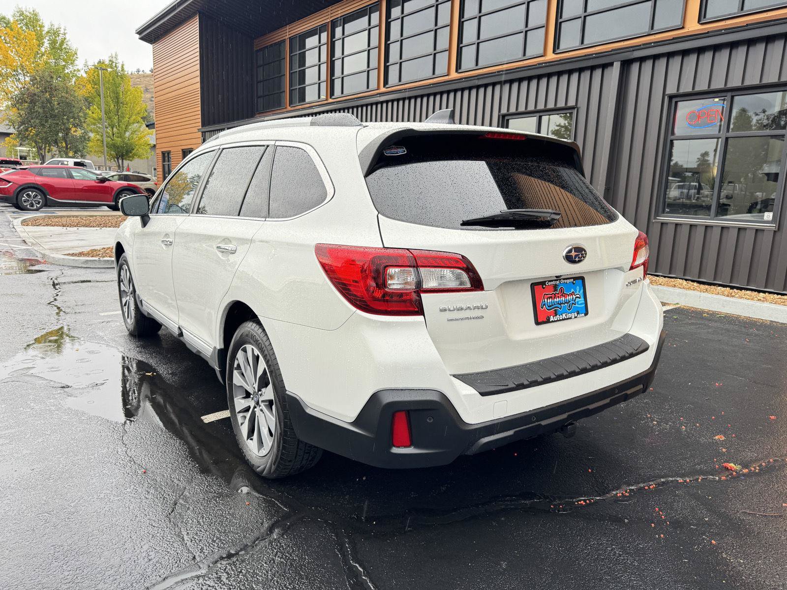 Used 2019 Subaru Outback 2.5i Touring w/ Popular Package #3A AWD/4WD image 3