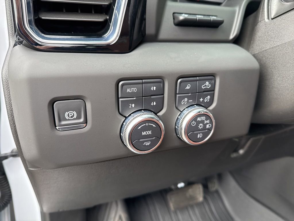 Used 2025 GMC Sierra 3500 Denali Ultimate image 15