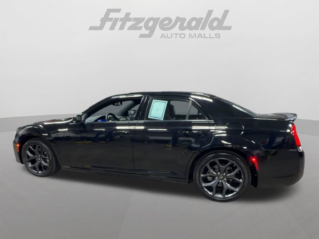Used 2023 Chrysler 300 S w/ Comfort Group RWD image 6