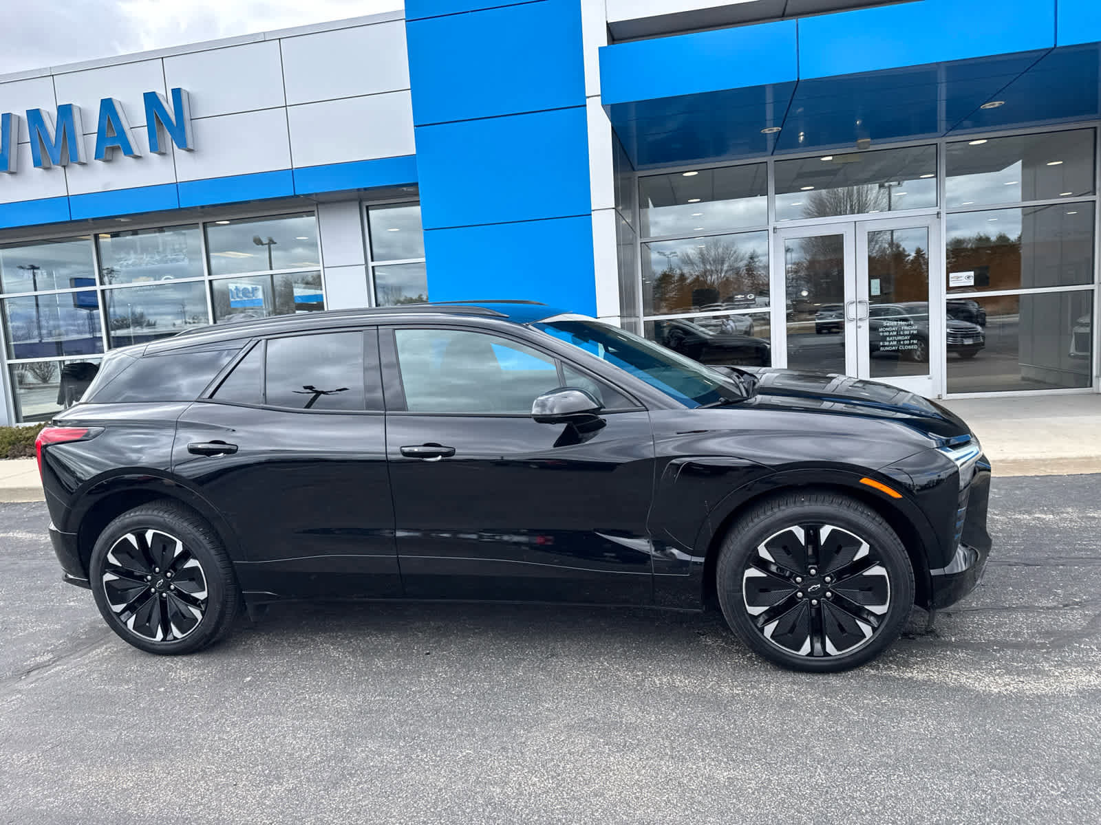 Used 2024 Chevrolet Blazer EV RS image 2